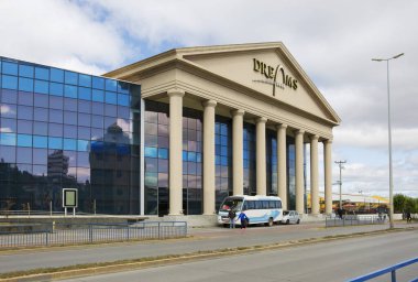 Punta Arenas, Şili, 02 / 21 / 2020, rıhtım oteli. Bu, Dreams del Estrecho otelinin rıhtımdaki binası..