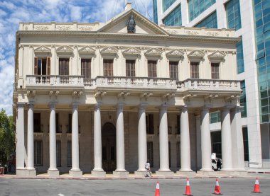 Montevideo, Uruguay, 02 / 28 / 2020, Solis Tiyatrosu. Solis Tiyatrosu Uruguay 'daki en eski tiyatrodur ve tüm batı yarımküredir. Montevideo 'nun eski kasaba bölgesinde, Independence Meydanı' nın yanında..