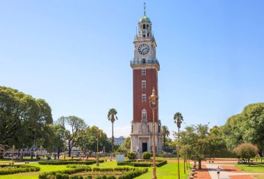 Buenos Aires, Arjantin, 03 / 02 / 2020, Torre Monumental. Kule, Arjantin 'in bağımsızlığının 100. yıldönümü şerefine dikildi. Anıt İngiliz mimar A. P. MacDonald tarafından tasarlandı.. 
