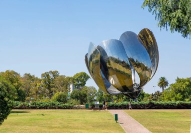 Buenos Aires, Arjantin, 03 / 02 / 2020, Floralis Generica. Bu, 2002 yılında başkentte 