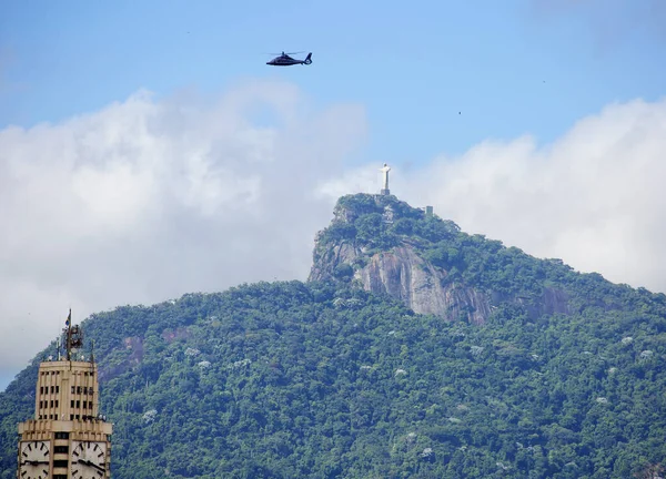 Rio Janeiro Brazílie 2020 Socha Krista Vykupitele Hoře Corcovado Helikoptéra — Stock fotografie