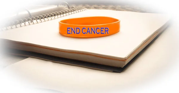 Pulsera End Cancer — Foto de Stock