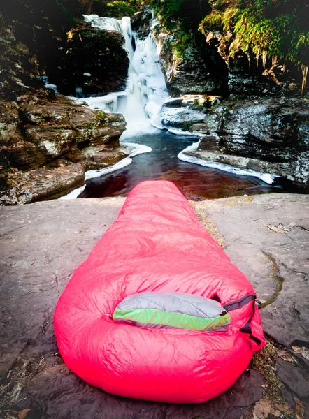 Wasserfall-Zelten im Winter — Stockfoto