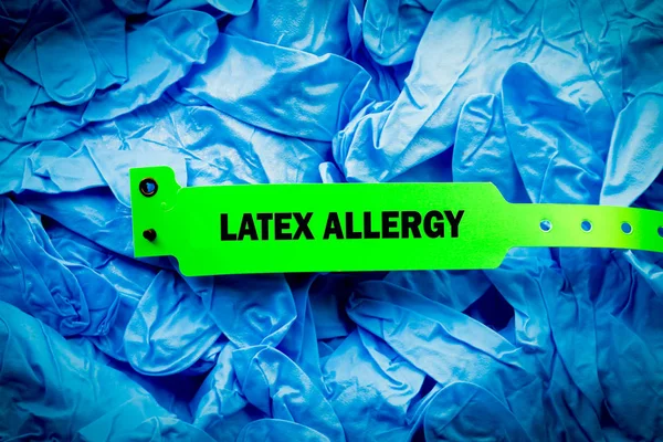 Latex Allergie Krankenhausband lizenzfreie Stockbilder