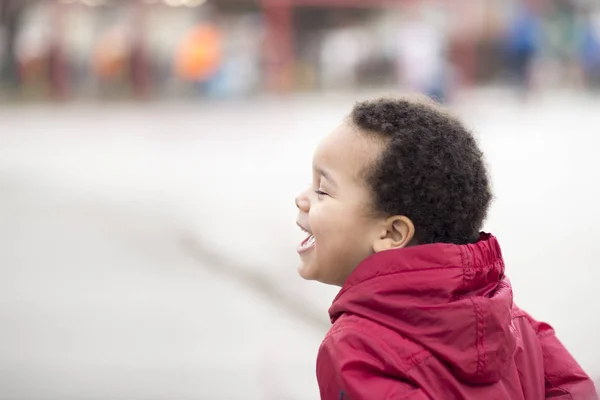 美しい多人種的な幸せな少年の肖像画 — ストック写真