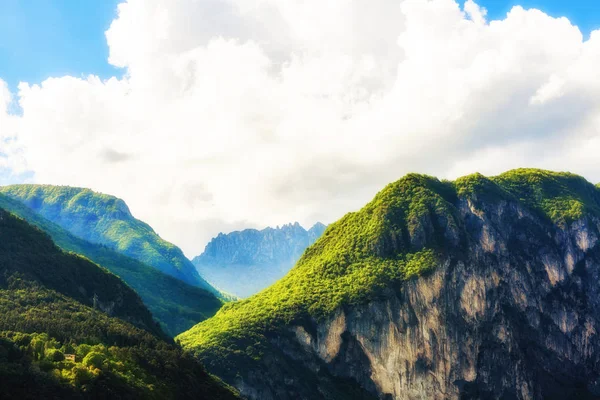İtalyan Alpleri'nde zirveleri — Stok fotoğraf