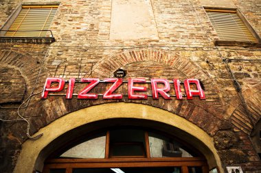 Pizzacı neon tabela 