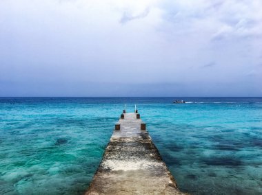 Eski iskele dışarı Karayip Denizi turkuaz mavi su için önde gelen