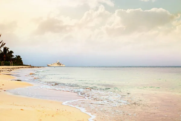 Gran Yate Lujo Distancia Largo Orilla Del Mar Caribe Cozumel — Foto de Stock