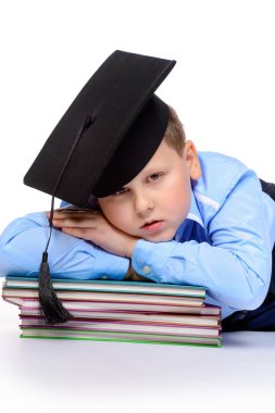 Akademik öğrenci, akademik şapkalı çocuk 