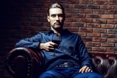 rahat adam, chesterfield kanepe