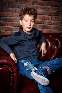 pre-teen modern çocuk