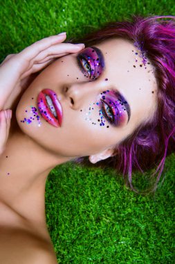 parlak makyaj kozmetik