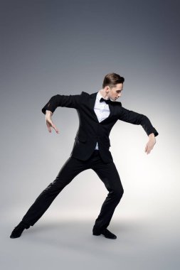 profesyonel erkek dansçı