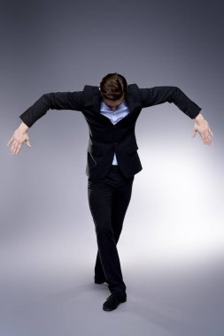 profesyonel erkek dansçı