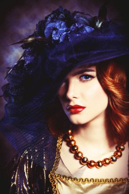 muhteşem Bayan şapka