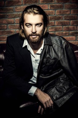 deri tarzı kıyafetler