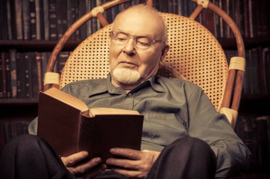 Eski anıları okuma