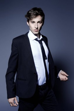 Erkekler için takım elbise koleksiyonu