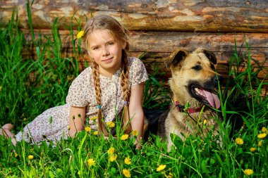 çocuk onun çoban köpeği ile