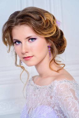 Düğün için saç modeli