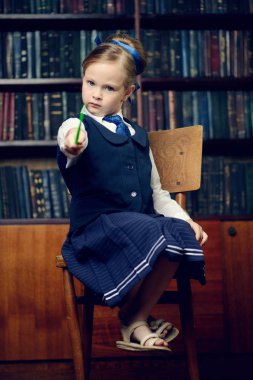 öğretmen küçük hanım