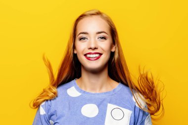 neşeli ve sevinçli