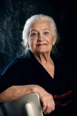 sağlıklı yaşlı kadın