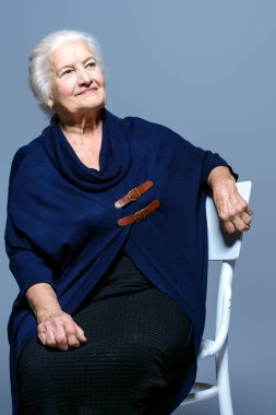 gülümseyen kadın kıdemli