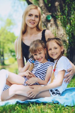 ailesi ile mutlu günü