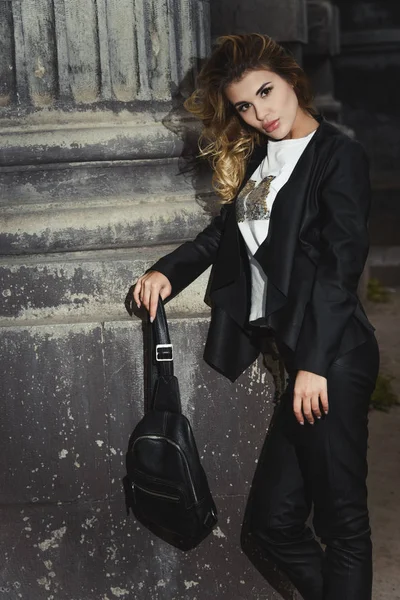 giyim ve deri çanta