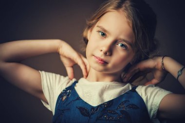 Sakin kızlar bakın