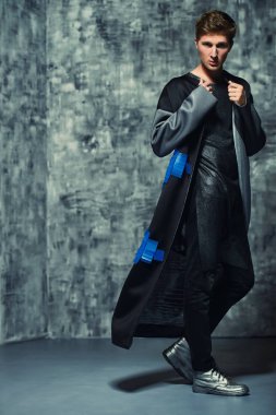 çekimde poz stüdyo