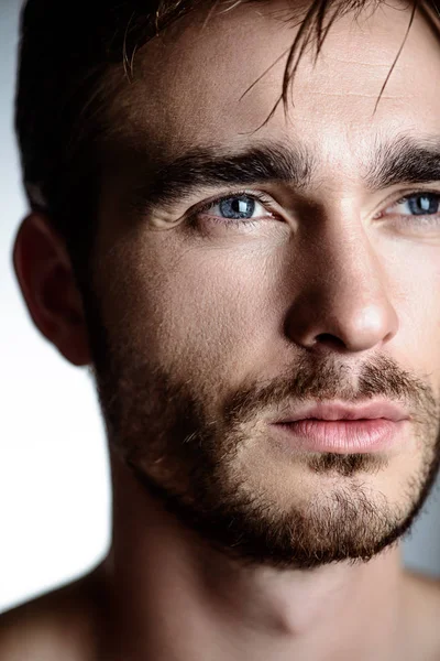 acımasız bir adam Close-Up