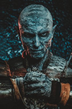 korkunç karlı zombi