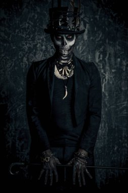 Cadılar Bayramı folklor karakter