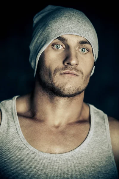 acımasız bir adam closeup