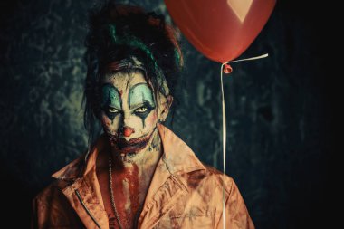 bir balon ile palyaço