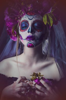 Karnaval giysi ve makyaj