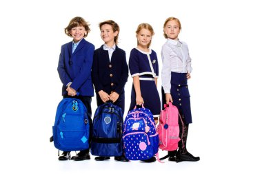 dört çocuk için okul