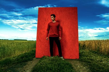 yakışıklı erkek modeli .