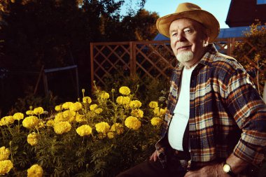 erkek çiçekler büyür