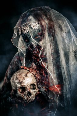 öfkeli kanlı gelin