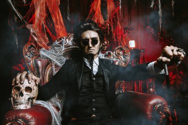 vampir korkunç adam