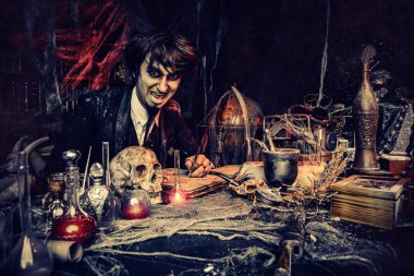 Ortaçağ deli Simyacı