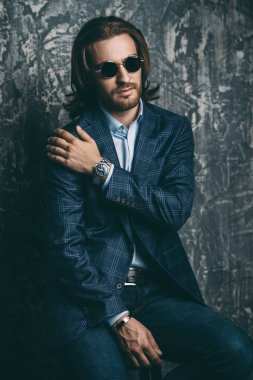 Giysiler ve aksesuarlar