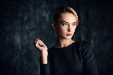 zarif çekici kadın