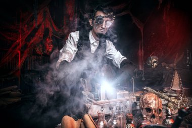 fantastik eski bilim adamı