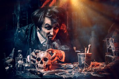 garip Simyacı bilim adamı