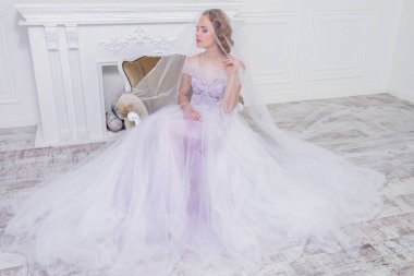 Gelin peçe altında